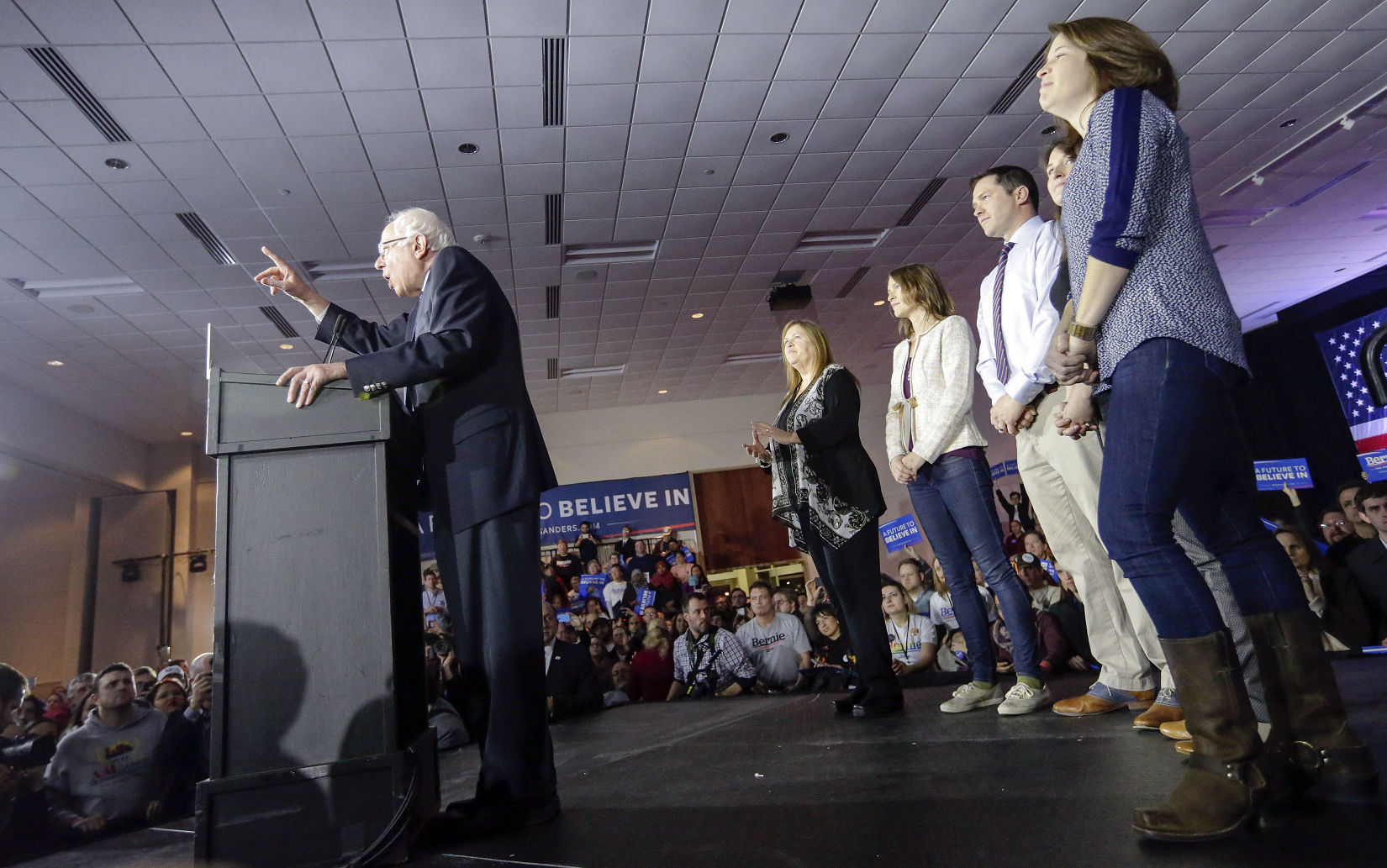 IOWA CAUCUS 2016 - LATE